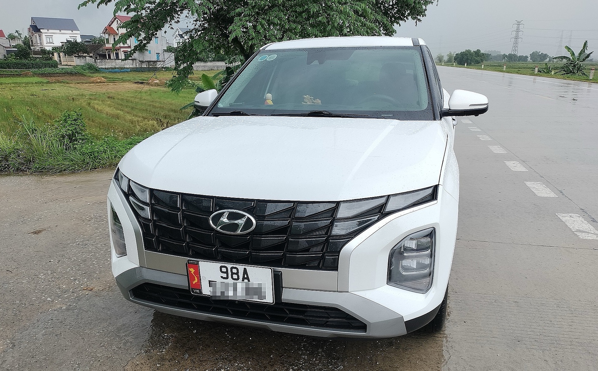 Mẫu xe bị hỏng hệ thống cảm biến lùi vì lắp thêm phụ kiện của anh Tuyên. Ảnh: Nguyễn Văn Tuyên