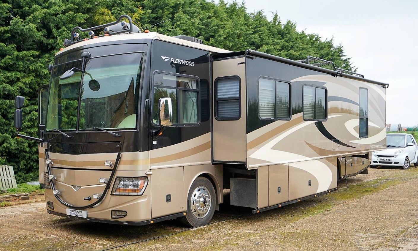 Một mẫu motorhome hạng A, với phần thân xe hai bên có thể mở rộng khi đỗ, tăng không gian sử dụng. Ảnh: