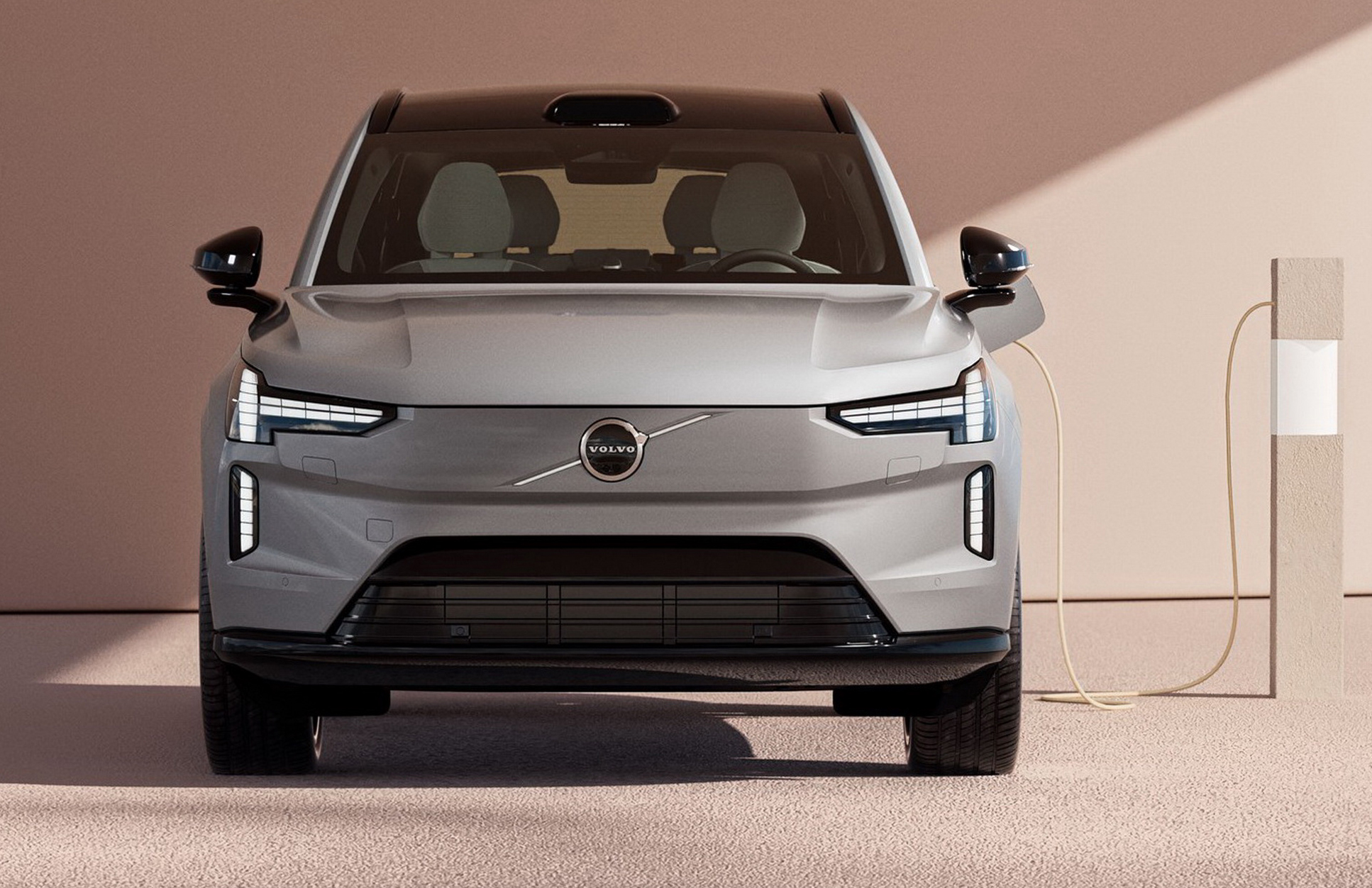 SUV điện EX90 sẽ được sản xuất trong năm nay và bán tại Mỹ với giá từ 77.000 USD. Ảnh: Volvo